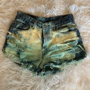 Levi’s high waist green wash denim shorts
